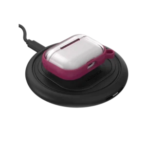 Magnetic charging cable connects quickly and easily